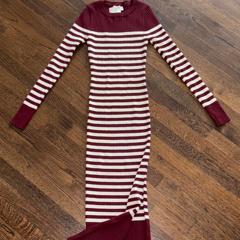 184. Chic Women Burgundy and White Striped Long Sleeve Dress NWOT Size Small